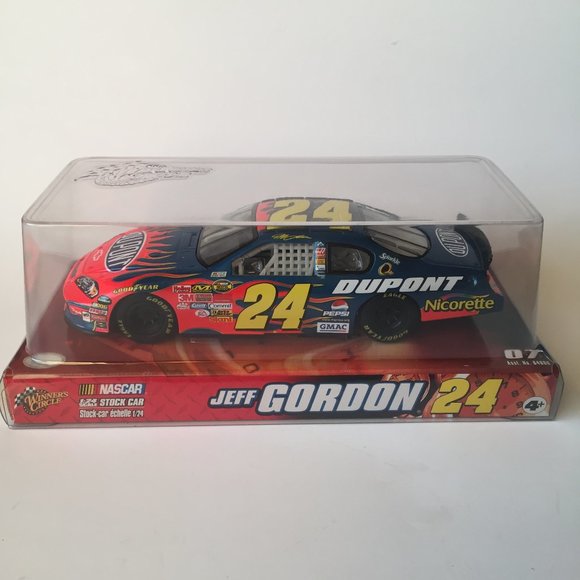 Winners Circle 1:24 NASCAR Jeff Gordon # 24 Du Pont Chevy Impala SS Die-Cast Car - Picture 1 of 5